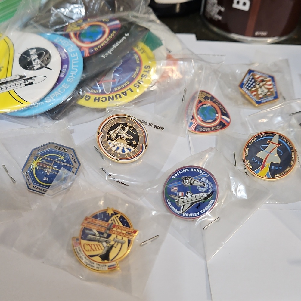 Nasa Pins Collection - Picture 6 of 7